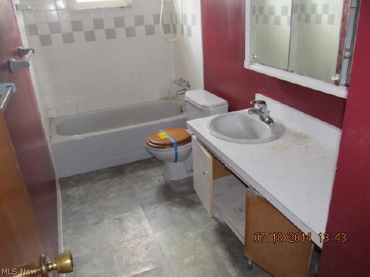 360 Skyview Road Old Brooklyn, OH 44109 - Photo 8 of 10