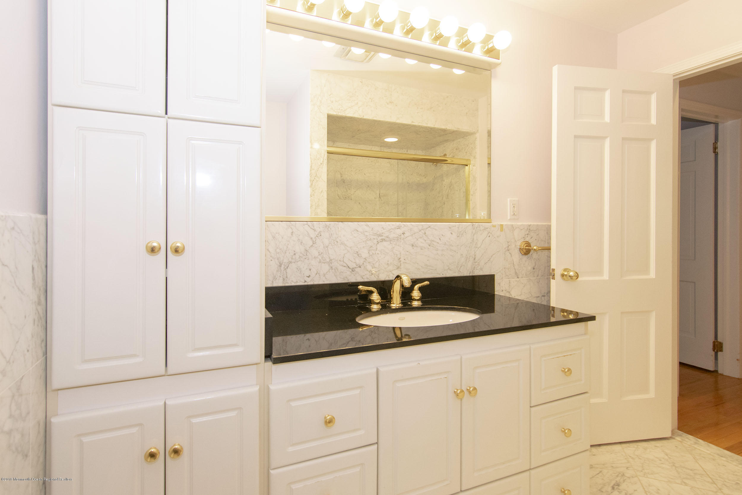 612 Valley Road Brielle, NJ 08730 - Photo 15 of 27 Bath 1b