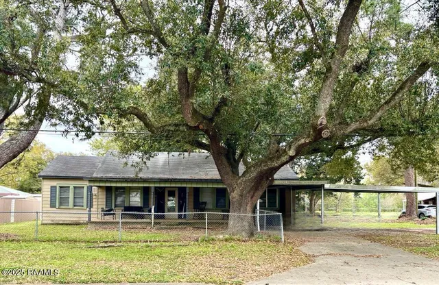 $98,000 | 900 Poinciana Avenue, Mamou, LA 70554
