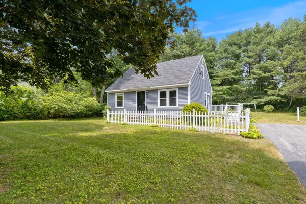 $525,000 | 28 Woodside Drive, Kennebunk, ME 04043
