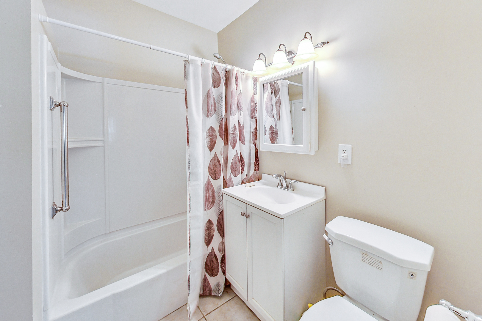 225 Herrick Road Riverside, IL 60546 - Photo 25 of 42 a bathroom with a sink toilet and shower
