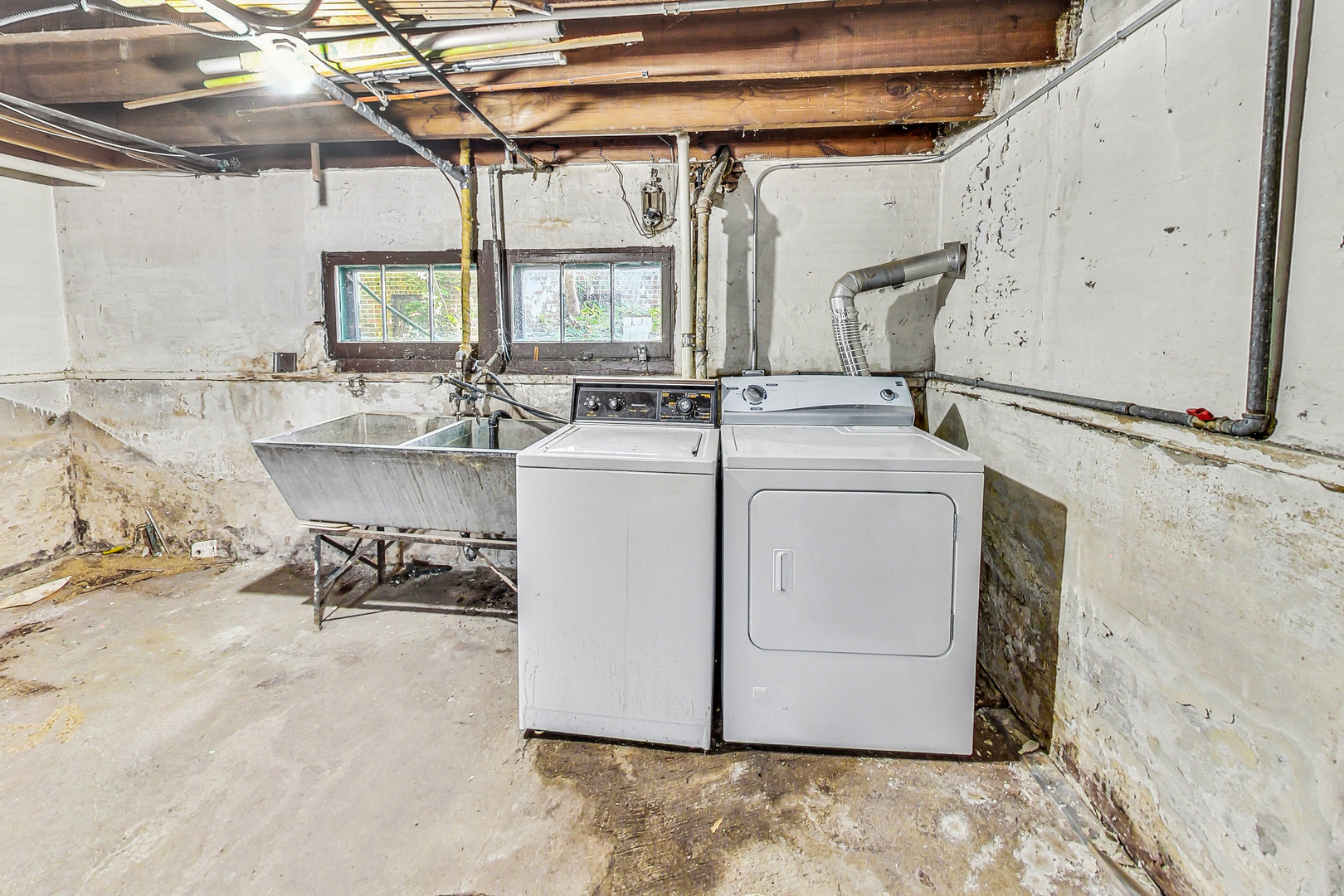 225 Herrick Road Riverside, IL 60546 - Photo 26 of 42 a utility room with dryer and washer