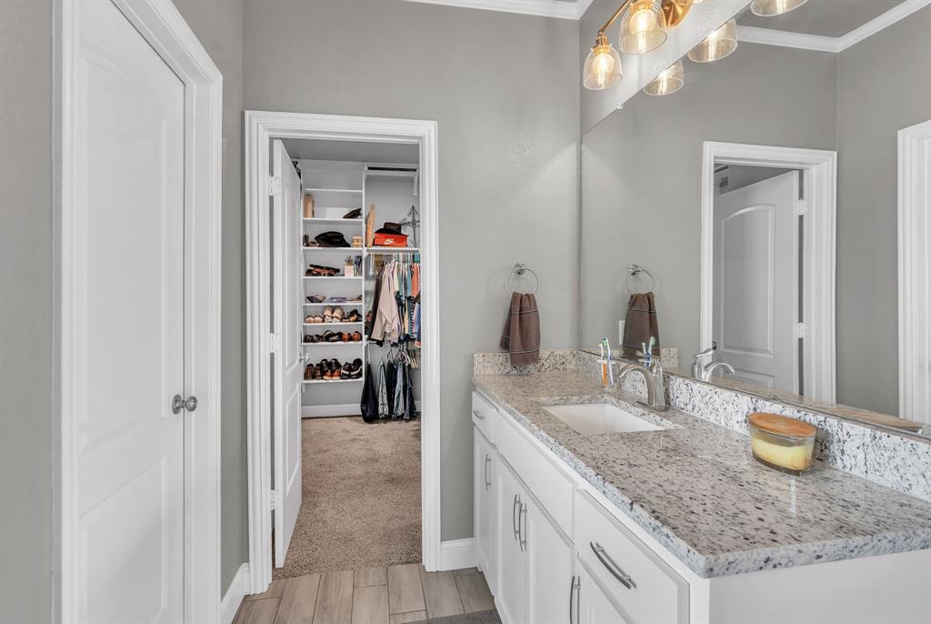 7609 Carter Ranch Road Azle, TX 76020 - Photo 24 of 38 Double vanities