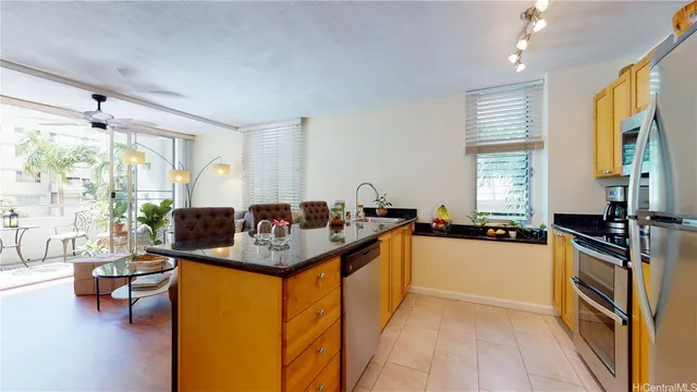 $2,300 | 430 Kaiolu Street, Unit 308, Honolulu, HI 96815