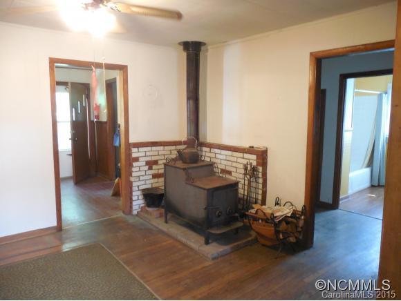 138 West Buckeye Road Swannanoa, NC 28778 - Photo 3 of 12 Gallery Image 3