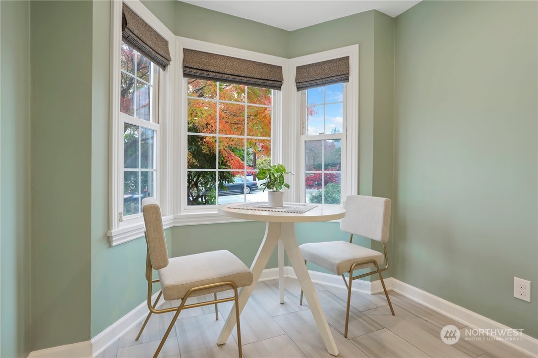 3953 Southwest Kenyon Street Seattle, WA 98136 - Photo 11 of 39 Gallery Image 11