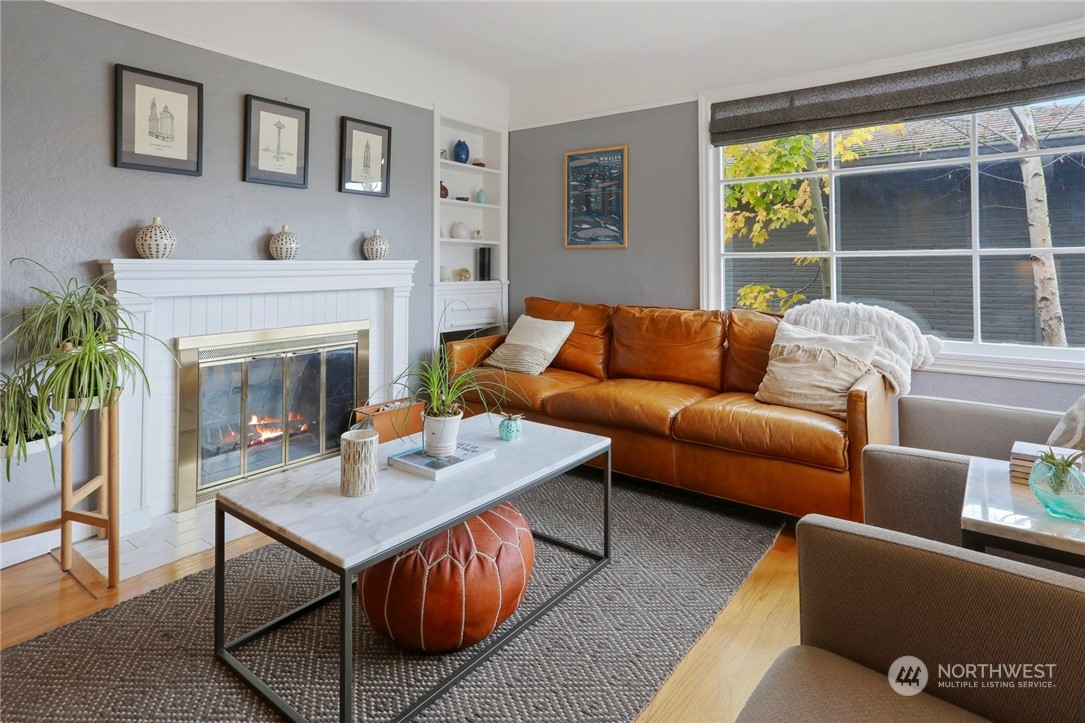 3953 Southwest Kenyon Street Seattle, WA 98136 - Photo 2 of 39 Gallery Image 2