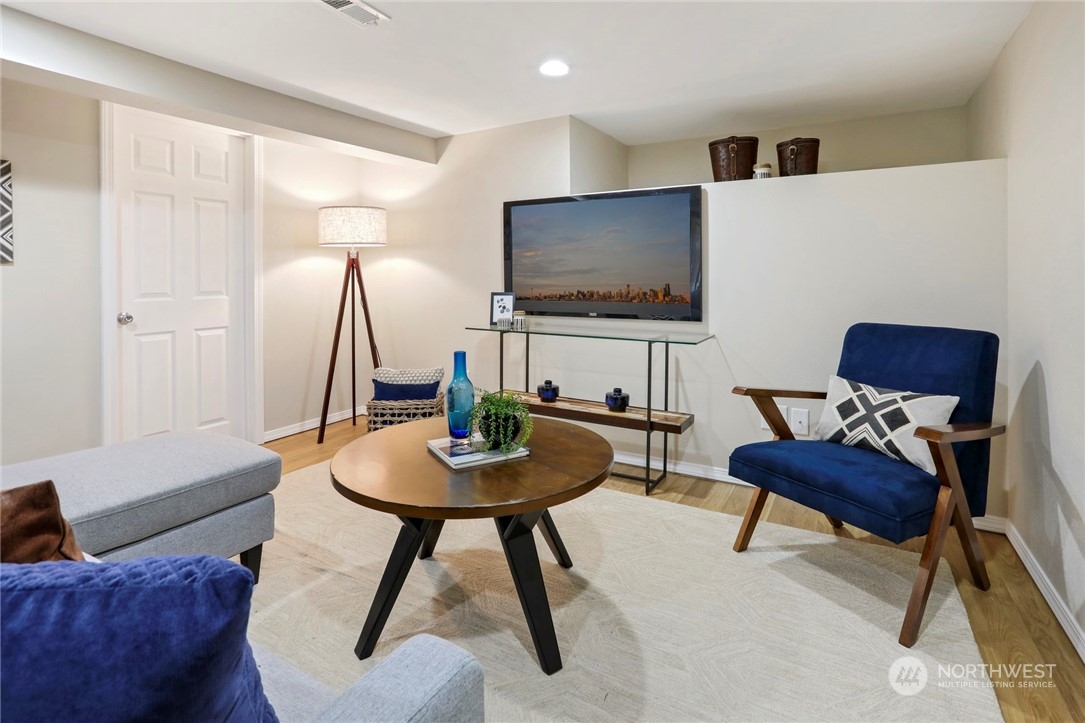 3953 Southwest Kenyon Street Seattle, WA 98136 - Photo 30 of 39 Gallery Image 30