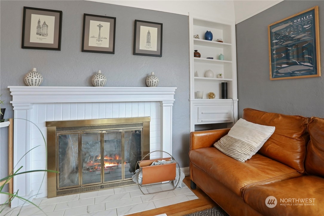 3953 Southwest Kenyon Street Seattle, WA 98136 - Photo 5 of 39 Gallery Image 5