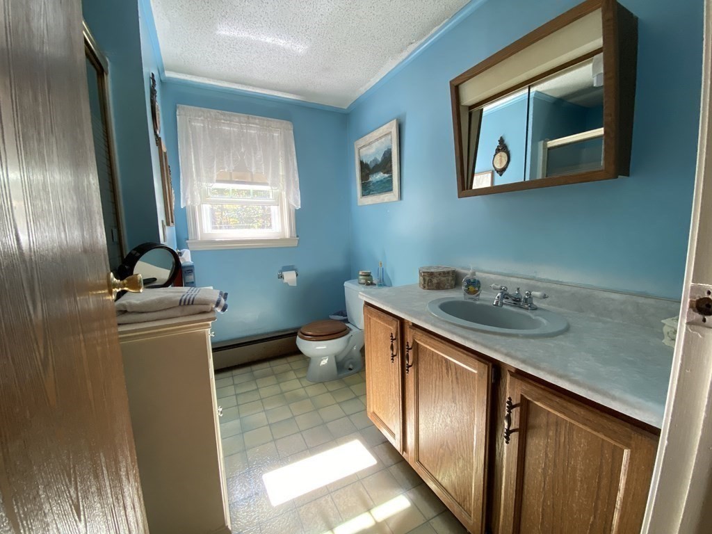 1 Bennett Road Holland, MA 01521 - Photo 14 of 16