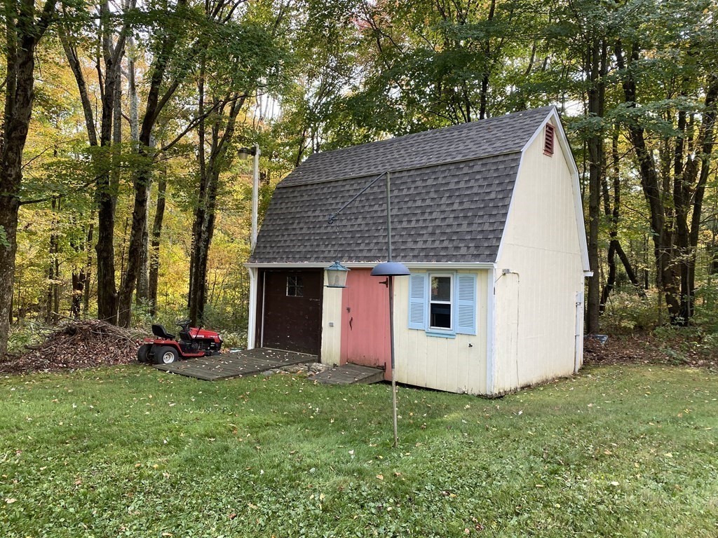 1 Bennett Road Holland, MA 01521 - Photo 4 of 16