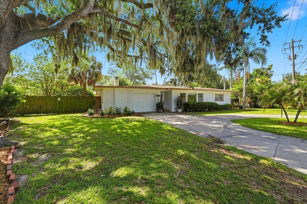 1408 New Jersey Road Lakeland, FL 33803 - Photo 3 of 58 03-Exterior Front