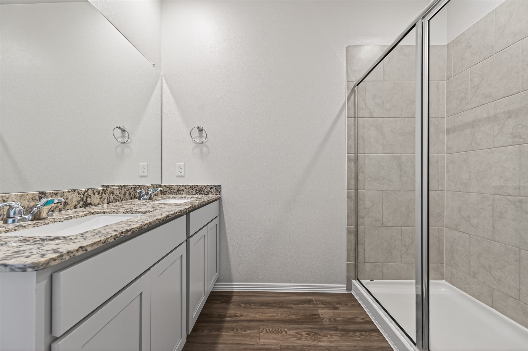 23222 Spring Genesis Lane Katy, TX 77493 - Photo 32 of 43 Primary bathroom with dual vanities!