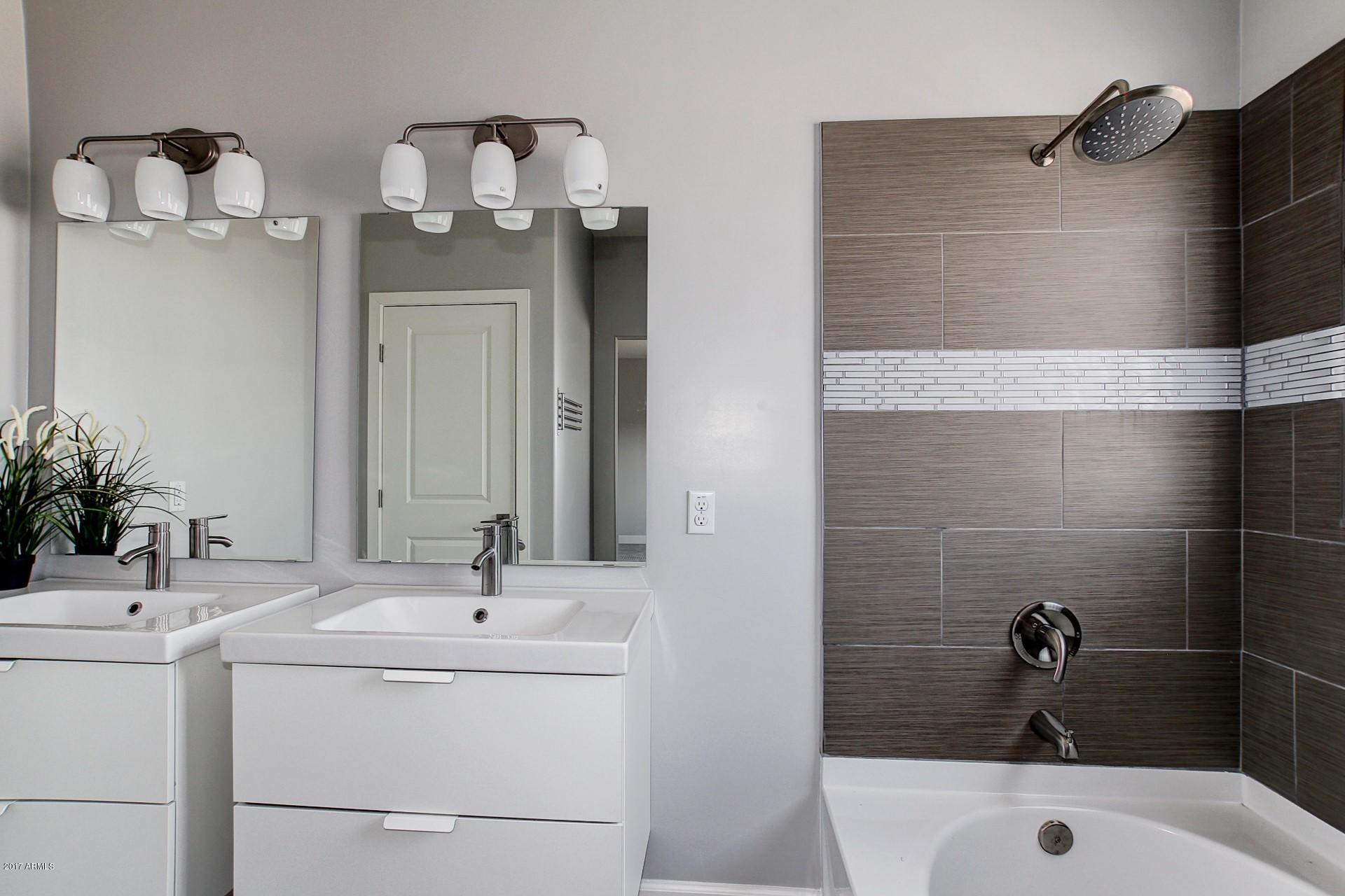 905 East Fremont Road Phoenix, AZ 85042 - Photo 15 of 28 0013-Fremont (10)