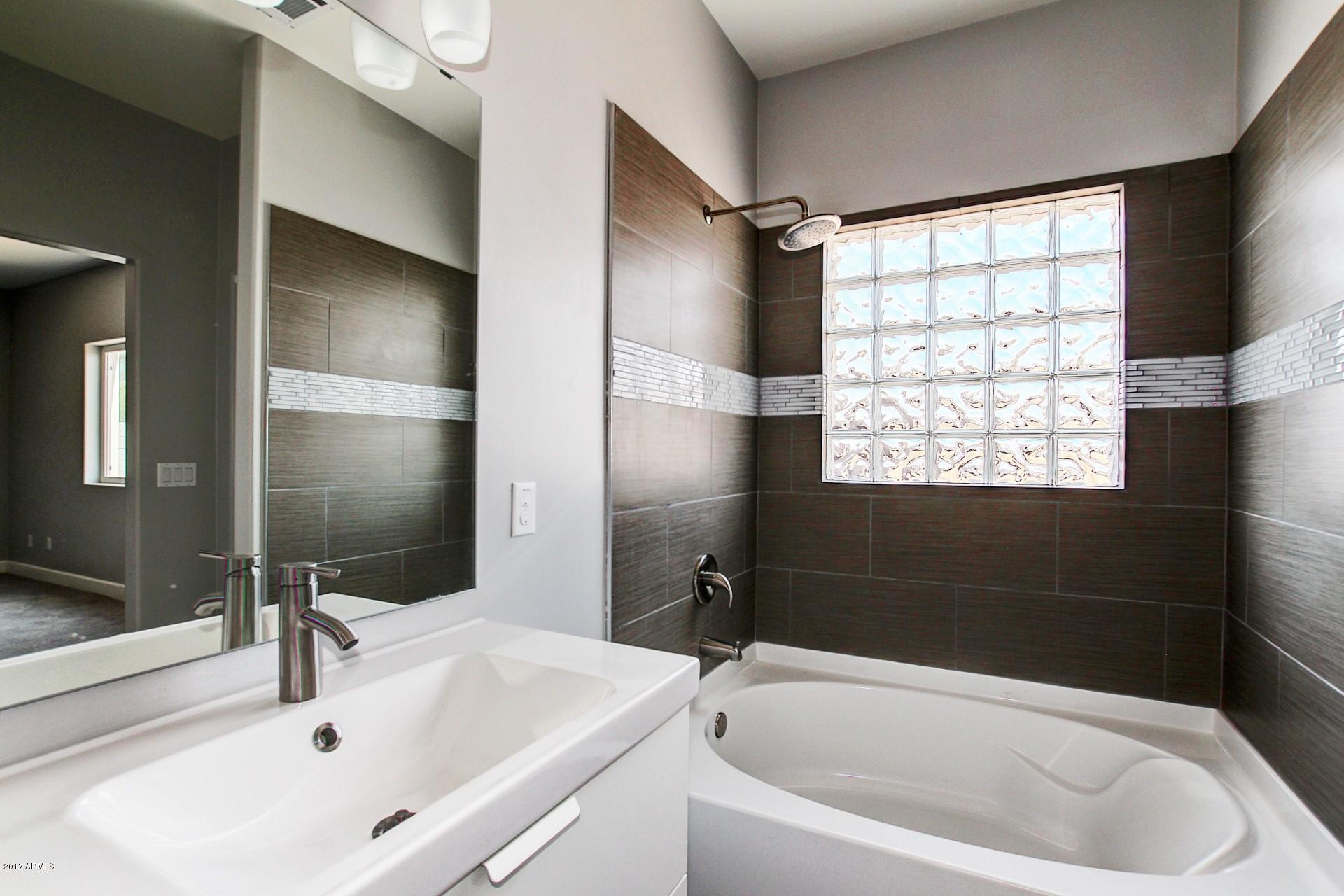 905 East Fremont Road Phoenix, AZ 85042 - Photo 16 of 28 0015-Fremont (12)