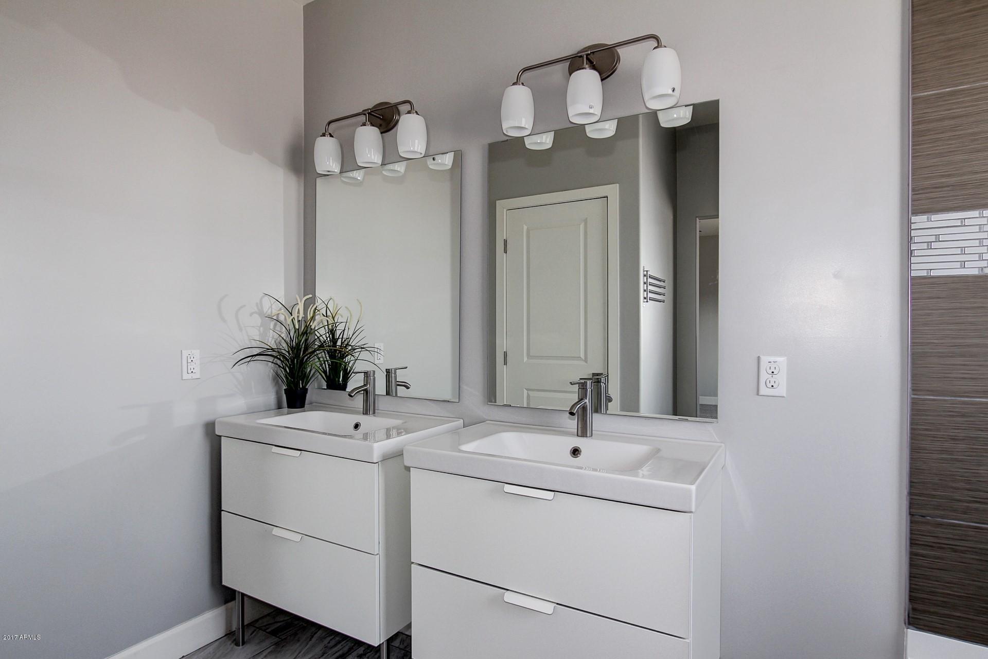 905 East Fremont Road Phoenix, AZ 85042 - Photo 17 of 28 0014-Fremont (11)
