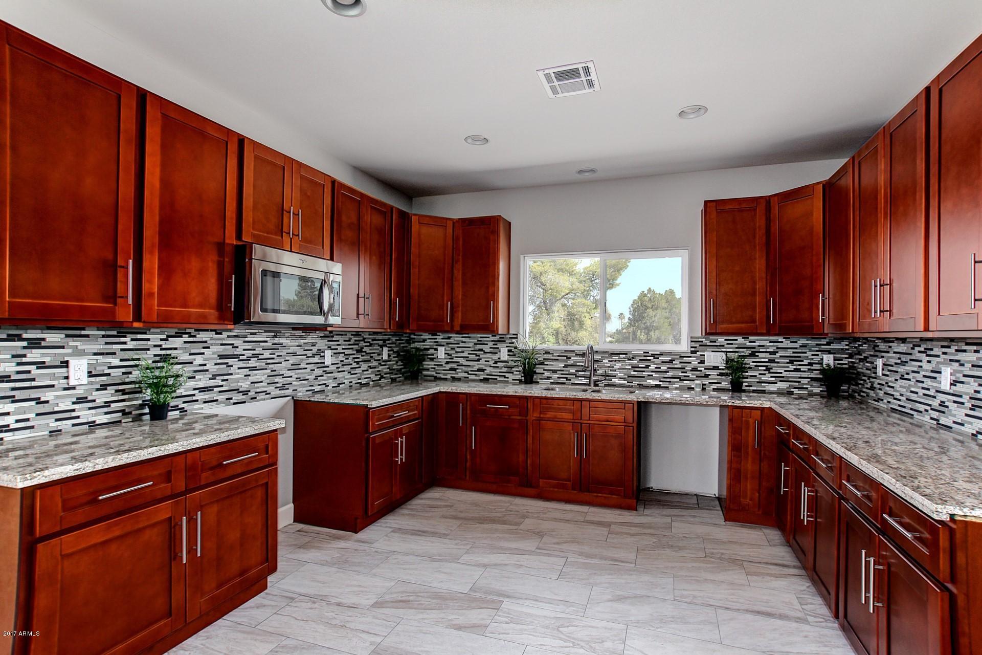 905 East Fremont Road Phoenix, AZ 85042 - Photo 5 of 28 0016-Fremont (13)