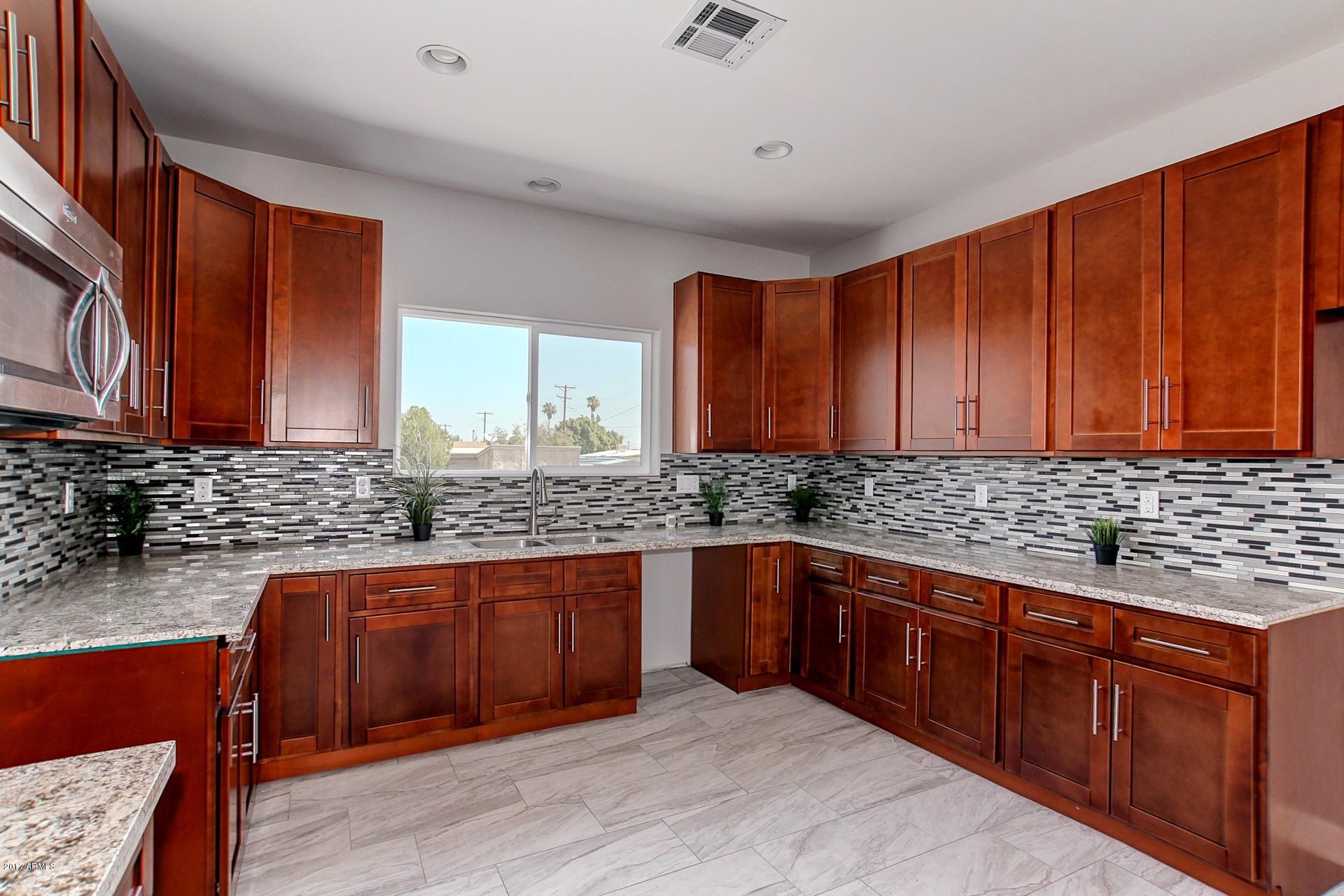 905 East Fremont Road Phoenix, AZ 85042 - Photo 6 of 28 0017-Fremont (14)