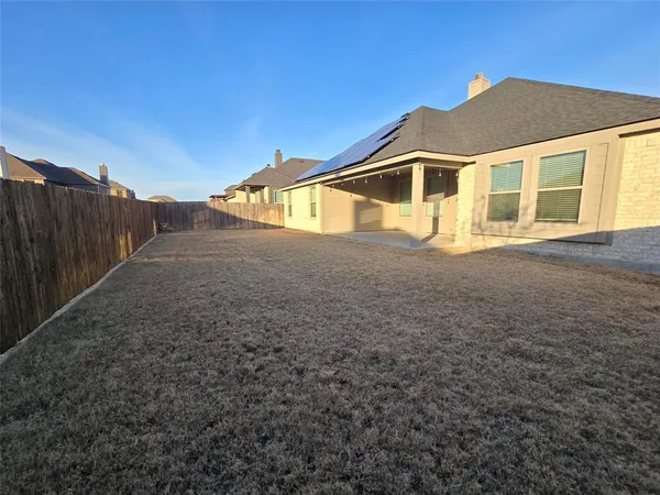 $3,000 | 124 Trail Drive, Waxahachie, TX 75165