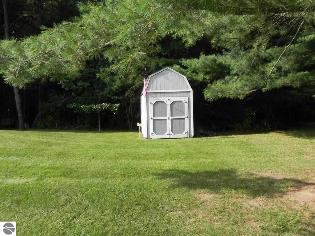 8083 East Baseline Road Mount Pleasant, MI 48858 - Photo 21 of 25 1789371-20.JPG