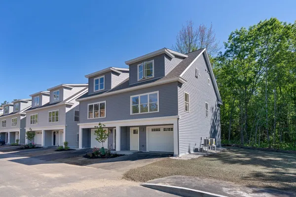 $553,400 | 12 Creekside Court, Unit 11, Kennebunk, ME 04043