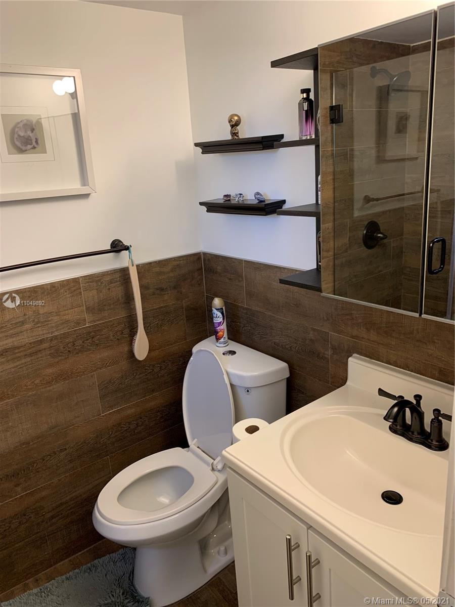 5290 West 21st Court, Unit 307 Hialeah, FL 33016 - Photo 15 of 18