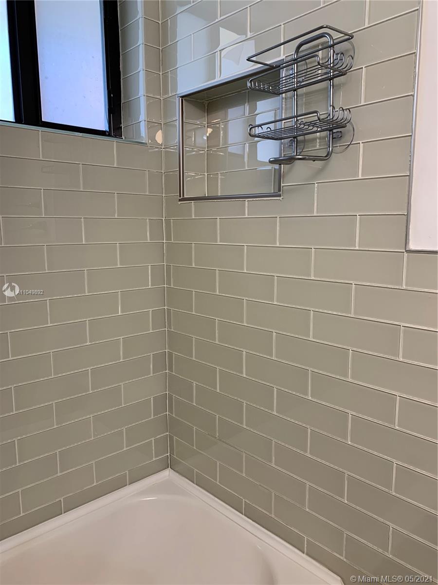 5290 West 21st Court, Unit 307 Hialeah, FL 33016 - Photo 8 of 18