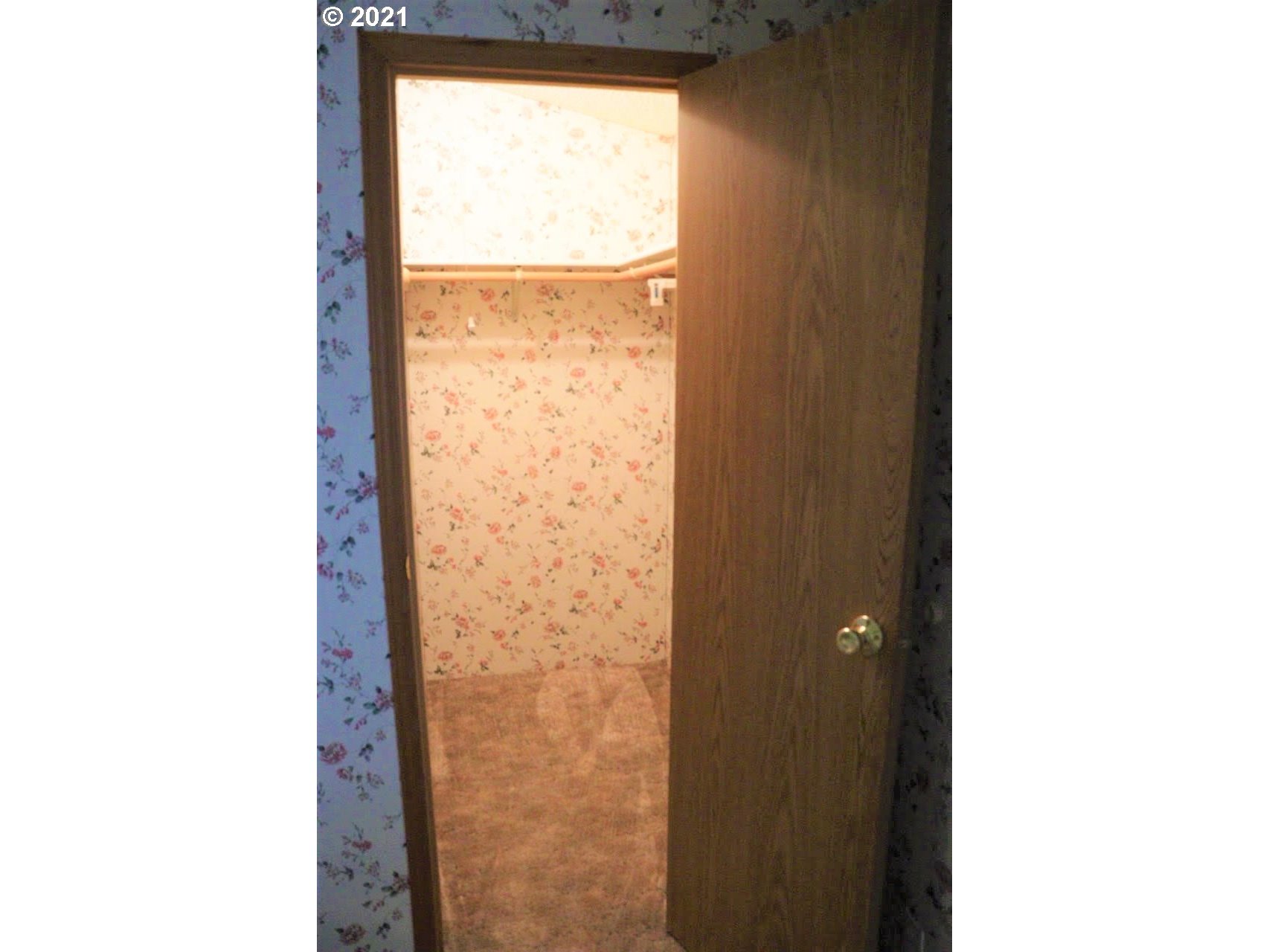 2150 Laura Street, Unit 221 Springfield, OR 97477 - Photo 13 of 16 a picture of a room