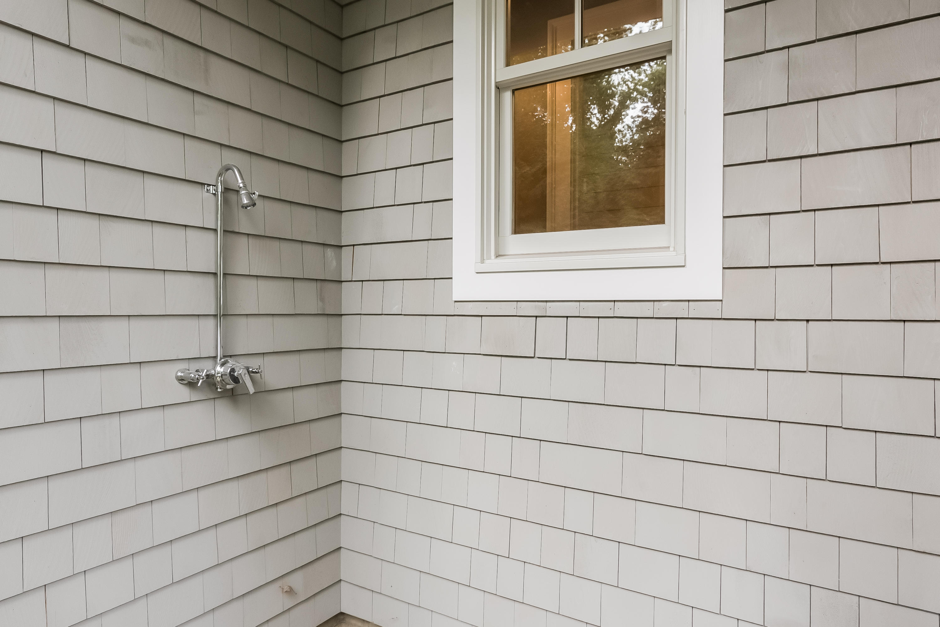 12 Revere Road Darien, CT 06820 - Photo 36 of 49 036-Outdoor_Shower-3281936-large