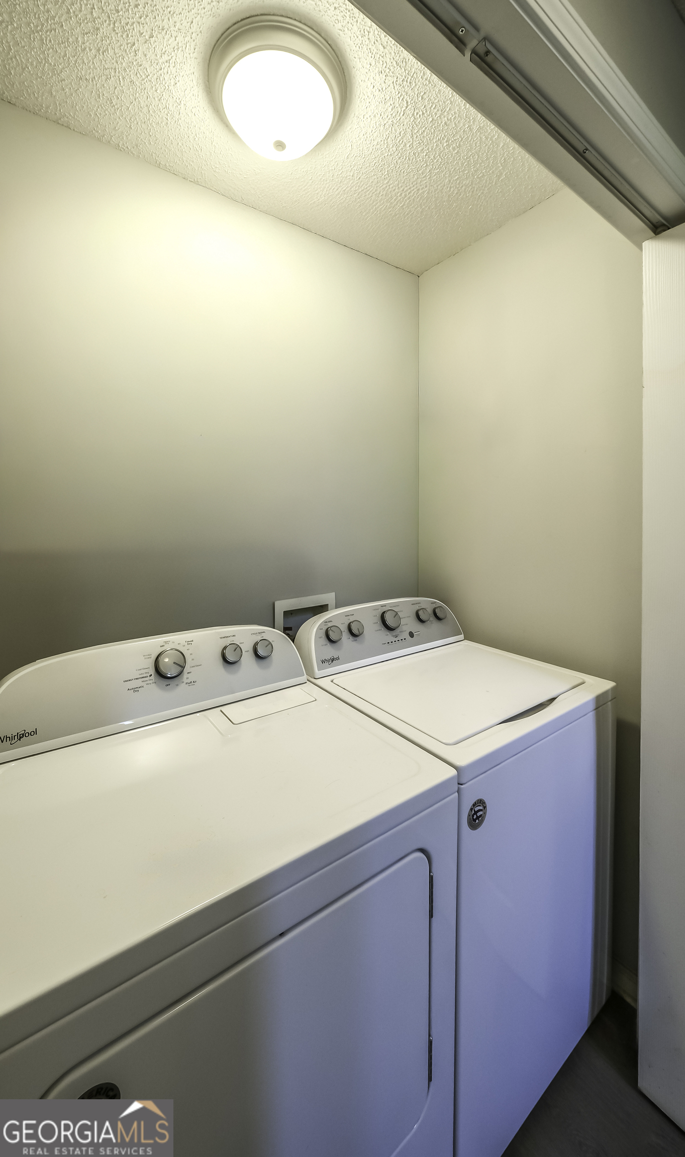 85 Taylors Gin Road Temple, GA 30179 - Photo 14 of 45 a utility room with dryer and washer