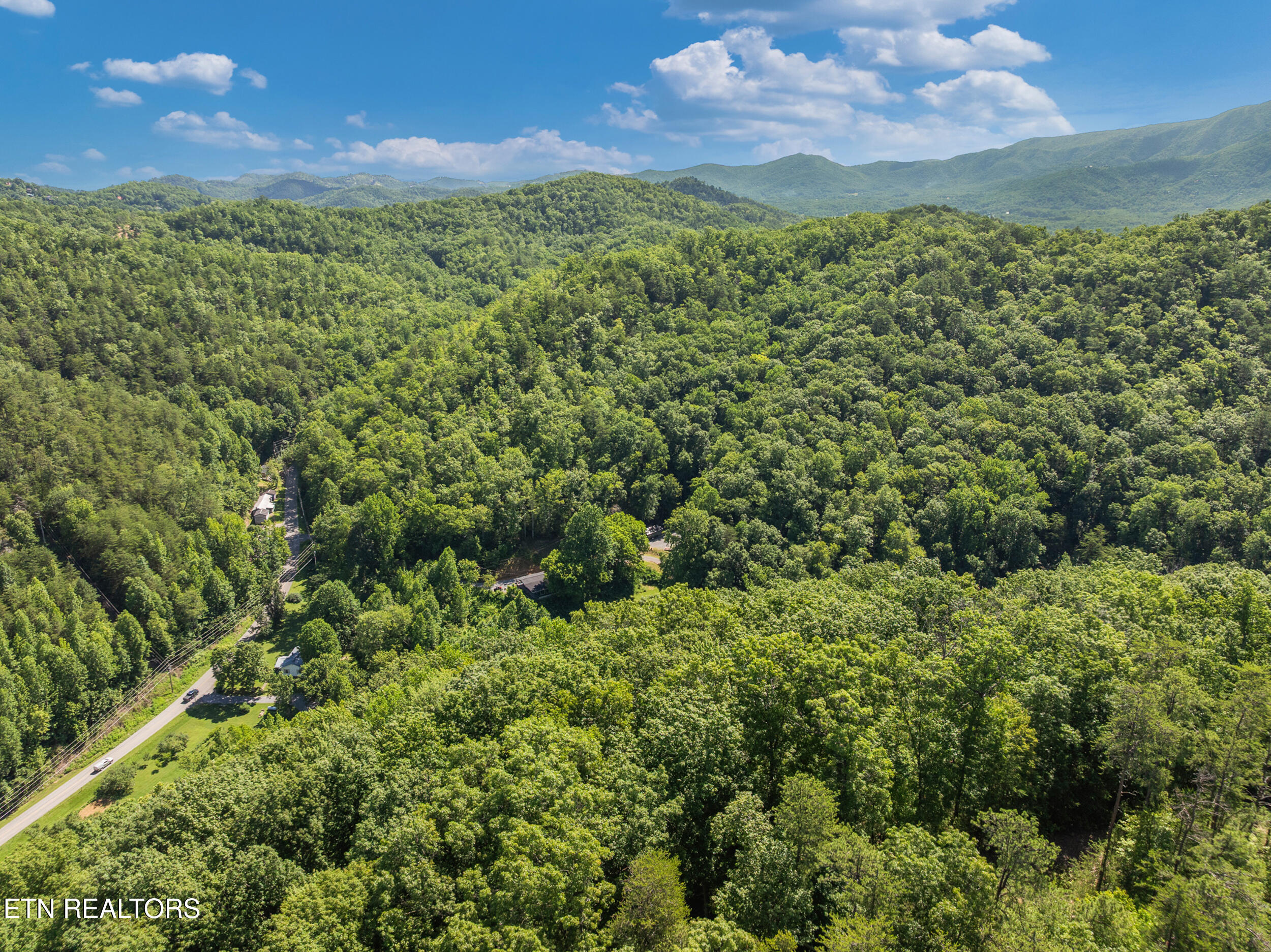 2792 Happy Hollow Road Sevierville, TN 37862 - Photo 16 of 59 65_2792 happy hollow-62