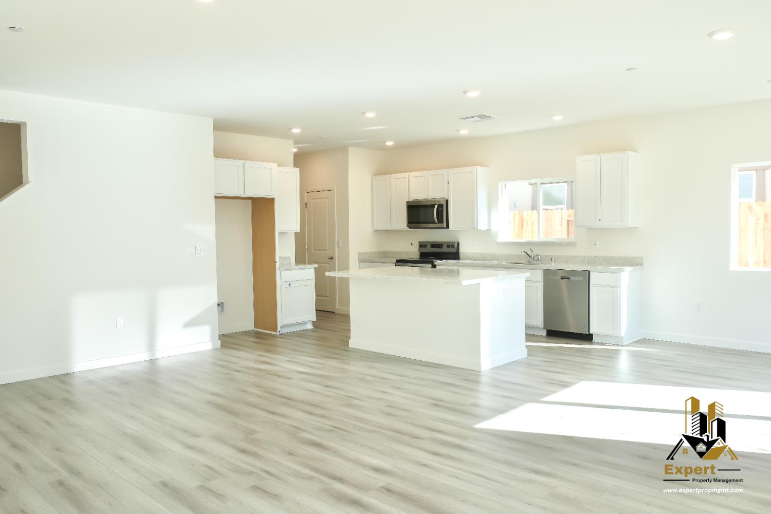 8161 Trapper Rnch Road Roseville, CA 95747 - Photo 3 of 25