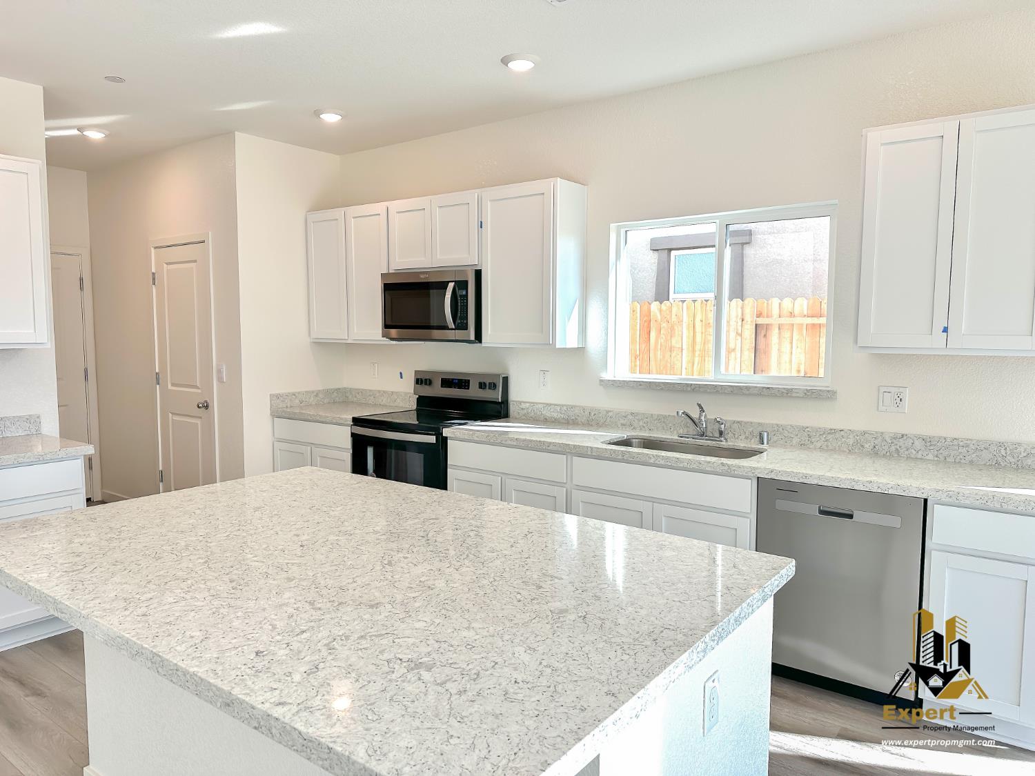 8161 Trapper Rnch Road Roseville, CA 95747 - Photo 7 of 25