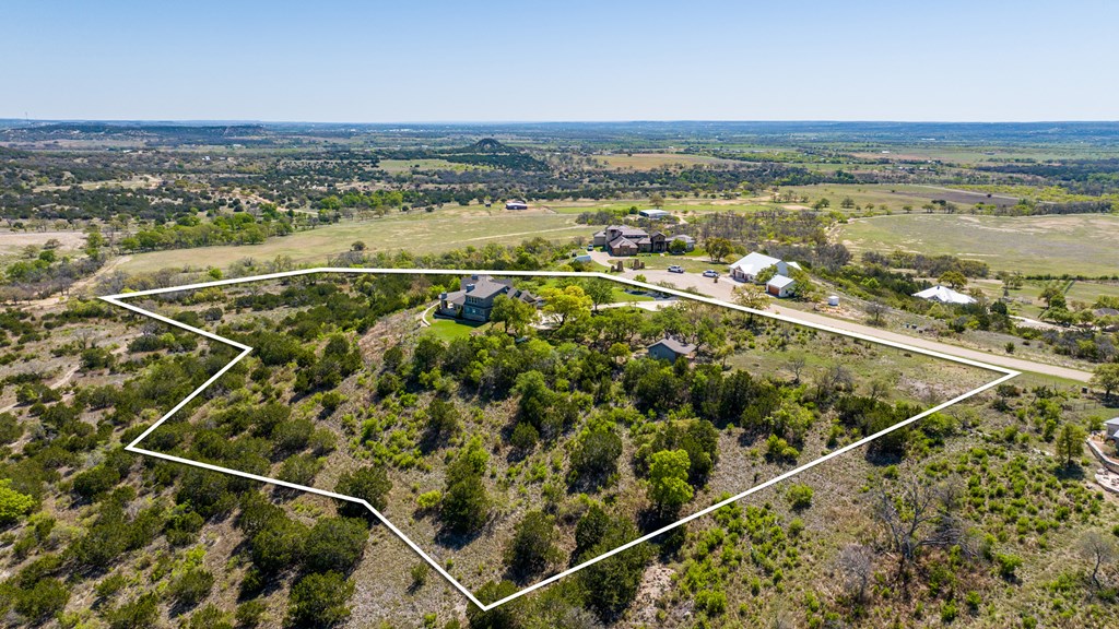 203 Flight Path Fredericksburg, TX 78624 - Photo 8 of 37