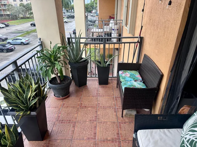 $2,700 | 9340 Fontainebleau Boulevard, Unit 313, Miami, FL 33172