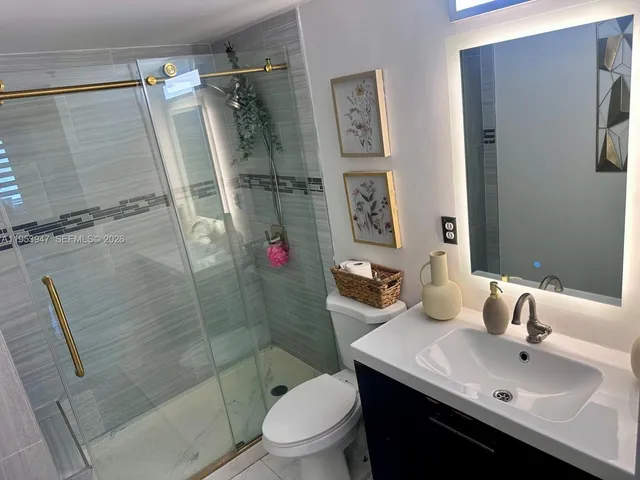 $2,700 | 9340 Fontainebleau Boulevard, Unit 313, Miami, FL 33172