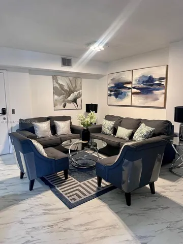 $2,700 | 9340 Fontainebleau Boulevard, Unit 313, Miami, FL 33172