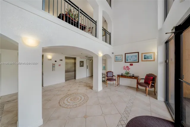 $2,700 | 9340 Fontainebleau Boulevard, Unit 313, Miami, FL 33172