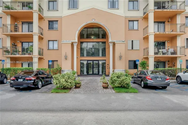 $2,800 | 9340 Fontainebleau Boulevard, Unit 313, Miami, FL 33172