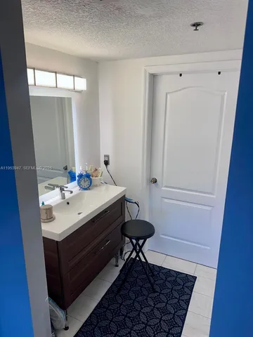 $2,700 | 9340 Fontainebleau Boulevard, Unit 313, Miami, FL 33172