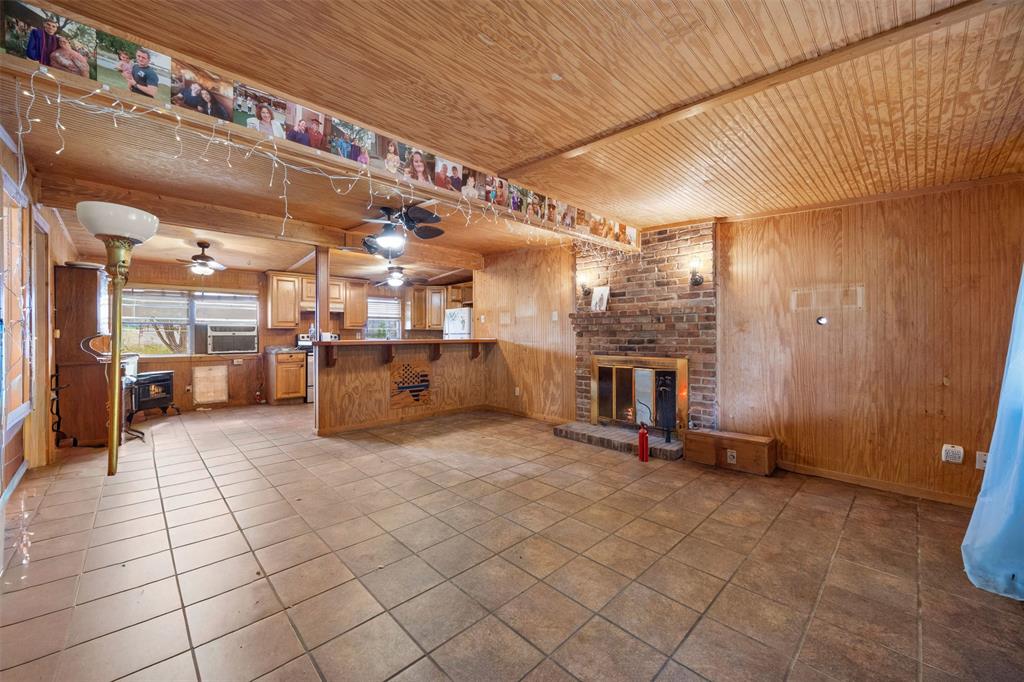 237 Linda Lee Crossing Whitney, TX 76692 - Photo 4 of 26