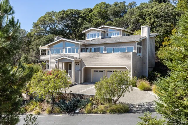 $2,295,000 | 2901 Las Gallinas Avenue, San Rafael, CA 94903