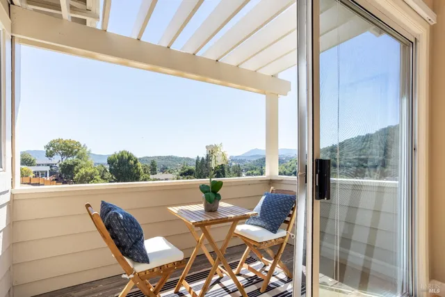 $2,295,000 | 2901 Las Gallinas Avenue, San Rafael, CA 94903