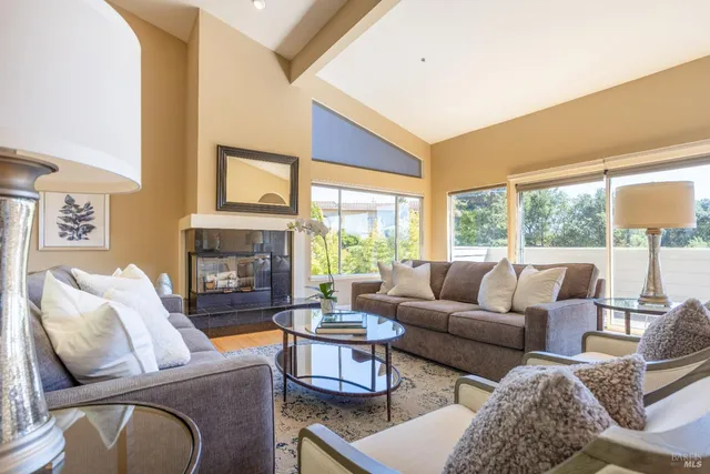 $2,295,000 | 2901 Las Gallinas Avenue, San Rafael, CA 94903