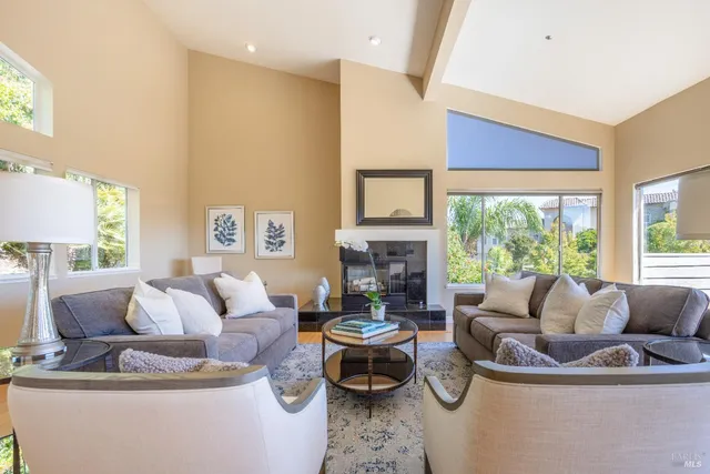 $2,295,000 | 2901 Las Gallinas Avenue, San Rafael, CA 94903