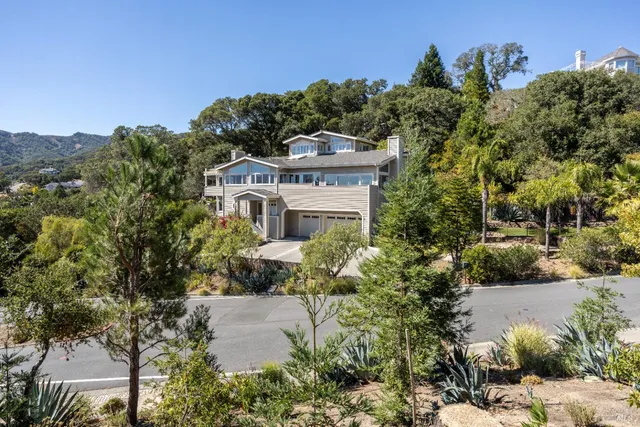 $2,295,000 | 2901 Las Gallinas Avenue, San Rafael, CA 94903