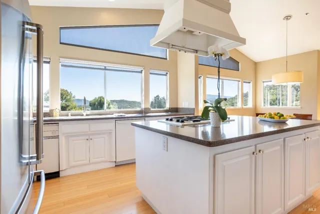 $2,295,000 | 2901 Las Gallinas Avenue, San Rafael, CA 94903