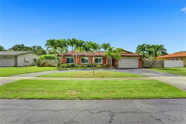 $4,000 | 5760 Southwest 7th Street, Plantation, FL 33317