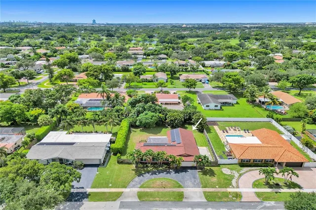 $4,000 | 5760 Southwest 7th Street, Plantation, FL 33317