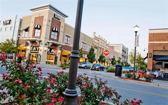 $650,000 | 8320 Northwest 89th Terrace, Kansas City, MO 64153